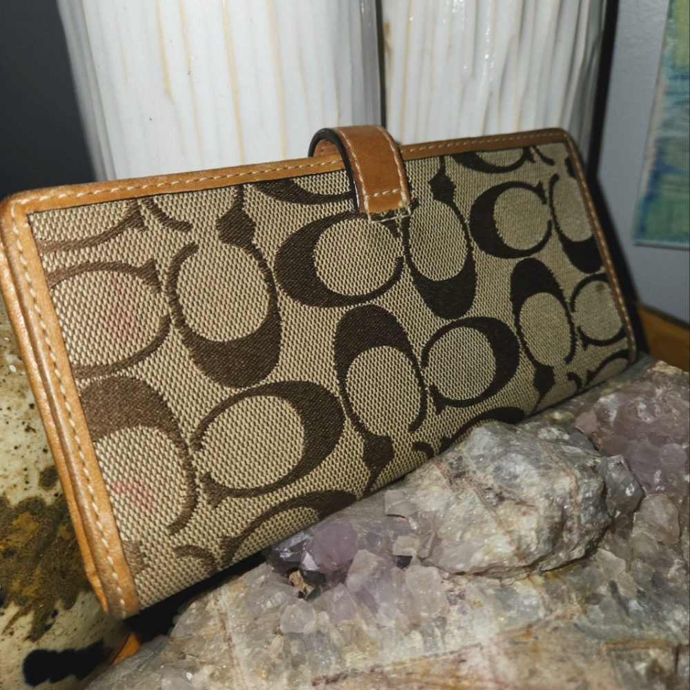 Classic COACH wallet with snap closure - Picture 6 of 8